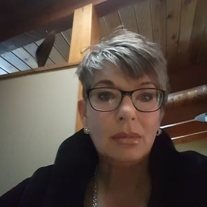 Meet your Posher, Cynthia